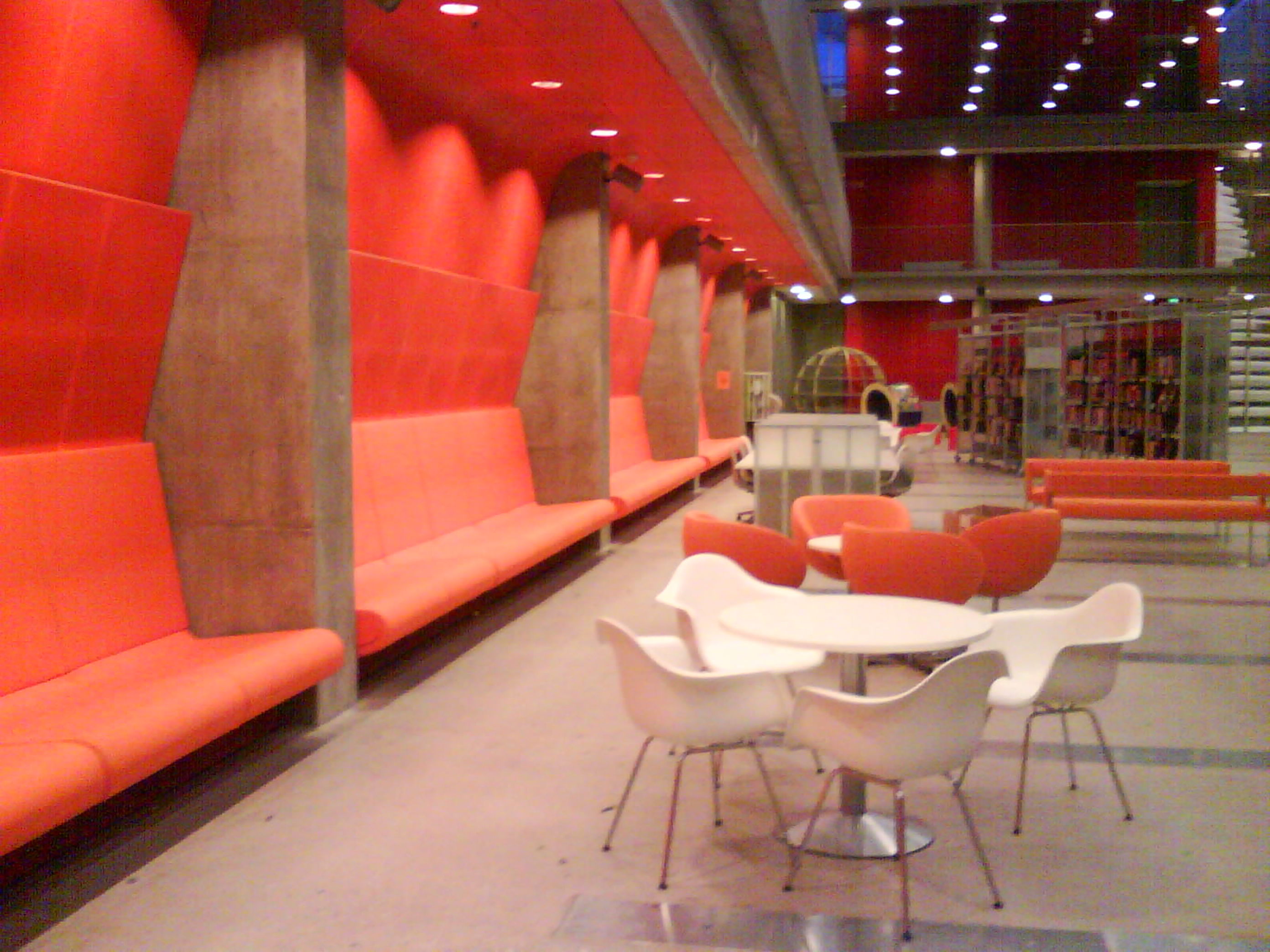 Sofaer i biblioteket. Foto: Deichmanske