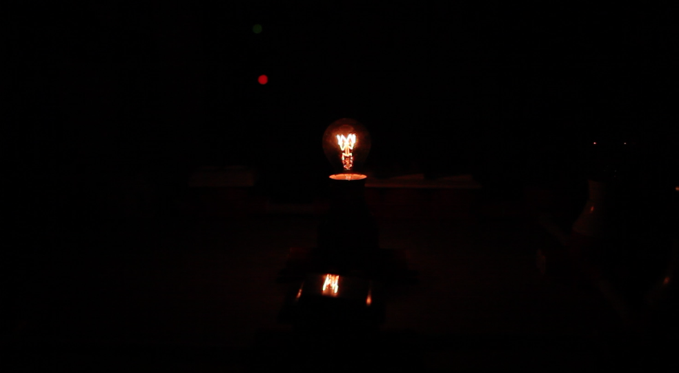 Hvordan få de riktig lyspærene til å lyse? Dette og mer lærer man om på elektro. Foto:Richard Cavander-Cole