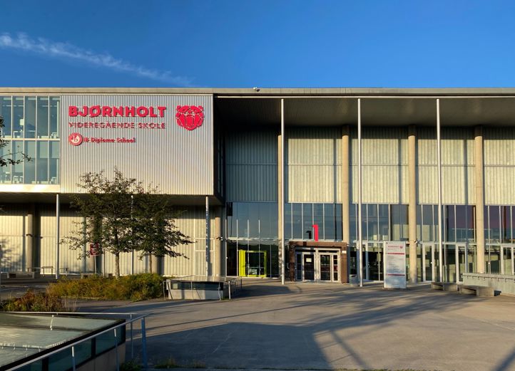Bjørnholt videregående skole hovedinngang 1